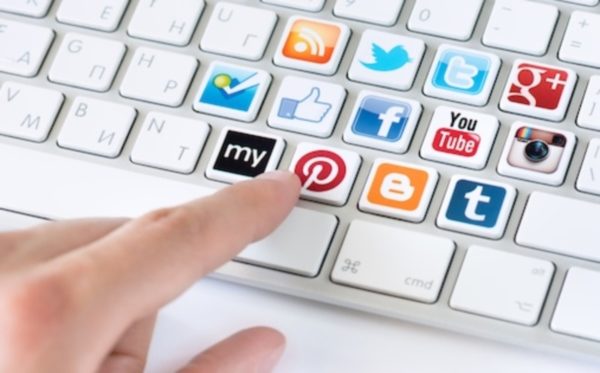 socialkeyboard400_815061 réseaux sociaux